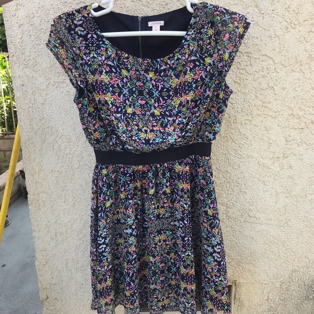 Dress - Picture 2 of 2